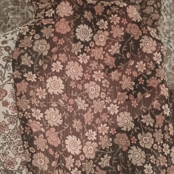 Maurices Floral Sheer Blouse - Picture 7 of 7